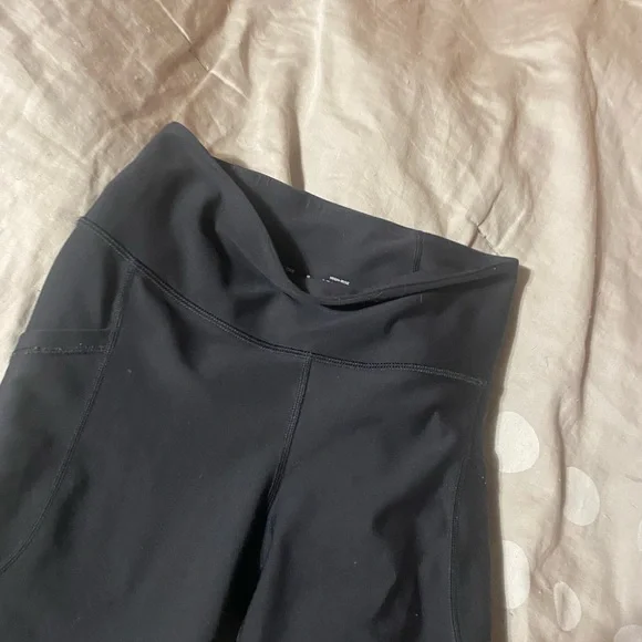 Old Navy Women's Black Leggings - Picture 2 of 5